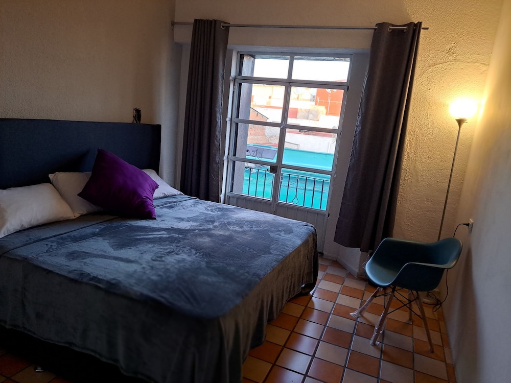Room - Photo 1