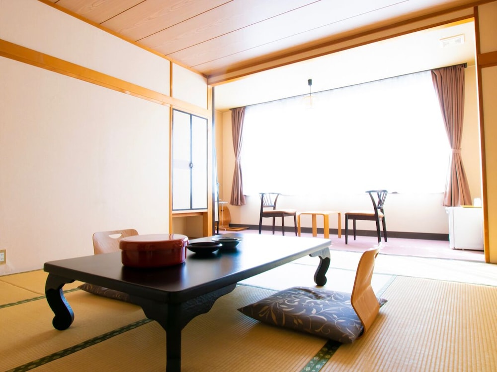 Superior Japanese Style Room photo 1