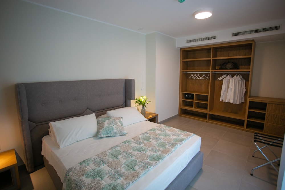 Junior Suite, City View