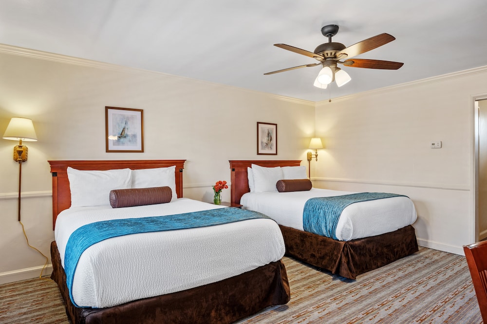 Standard Room, 2 Queen Beds - Photo 1