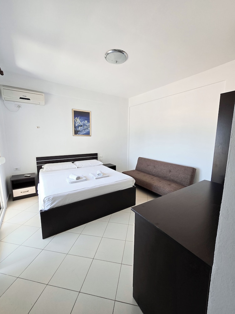 Standard Double Room photo 2