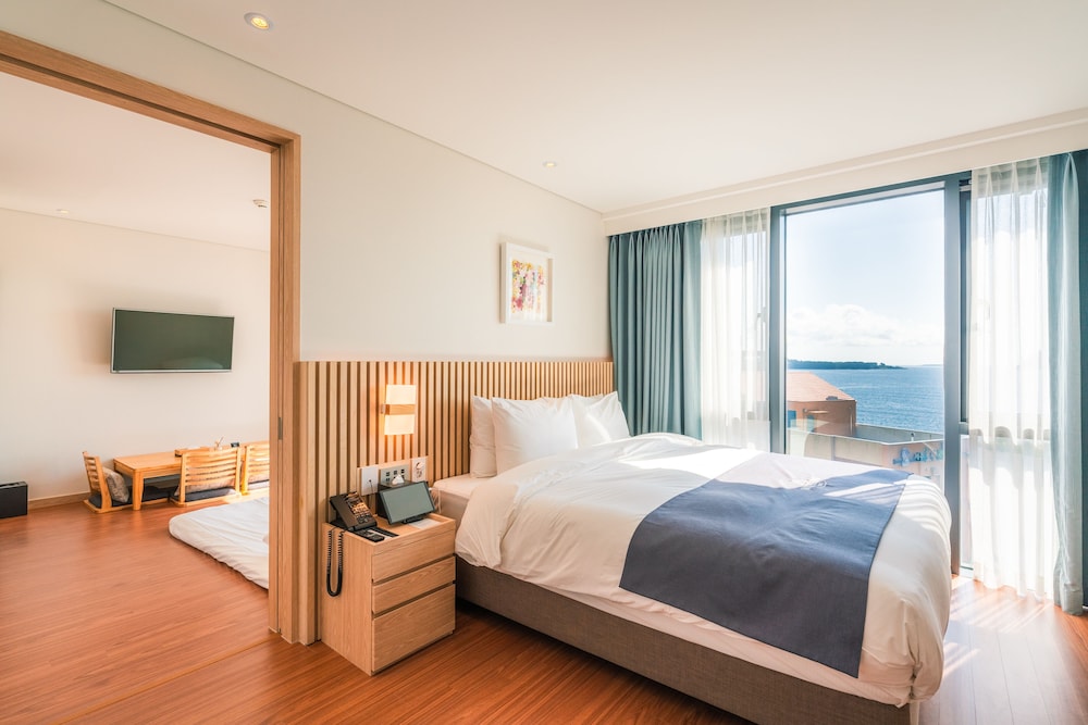 Fine Suite Oriental