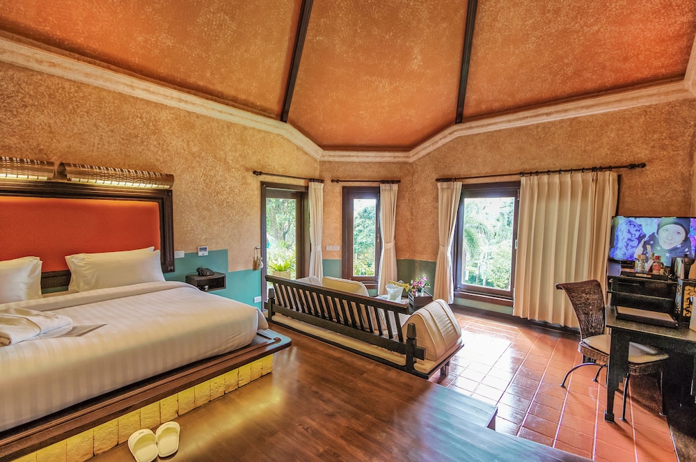 Superior Jacuzzi Villa photo 2