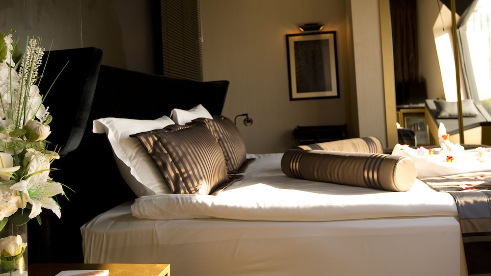 Sea View Premium Suite with Jacuzzi photo 1