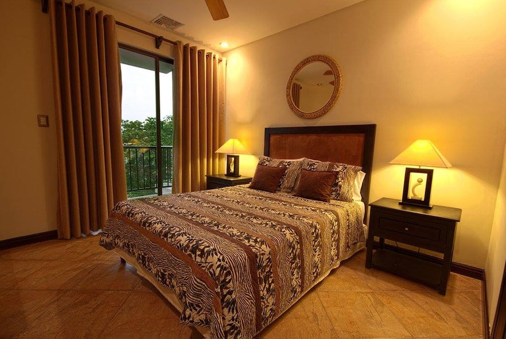 Junior Condo, 3 Bedrooms, Bathtub, Tower photo 2