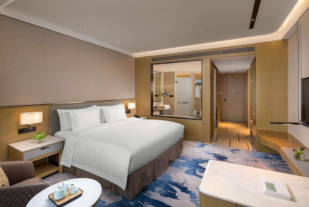 Room, 1 King Bed, Accessible, Smoking photo 1
