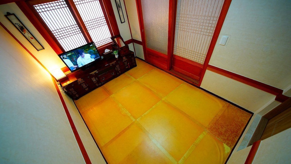 Basic Double Room, Japanese Futon, Non Smoking, Private Bathroom (2f, Ondol) photo 1