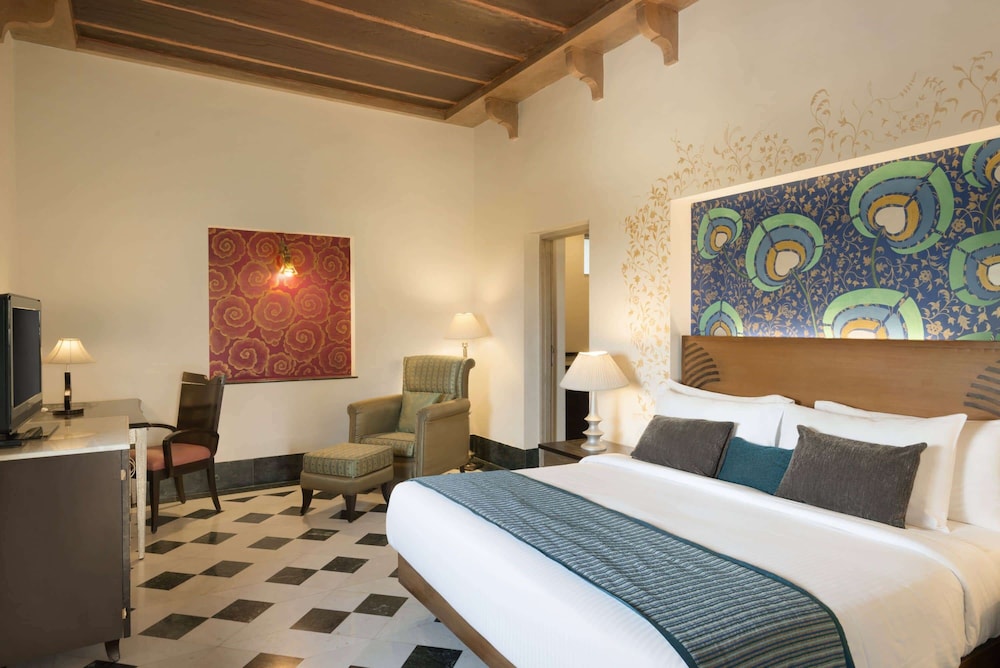 Suite Villa Room With Separate Living Room Overlooking Central Courtyard - Photo 1