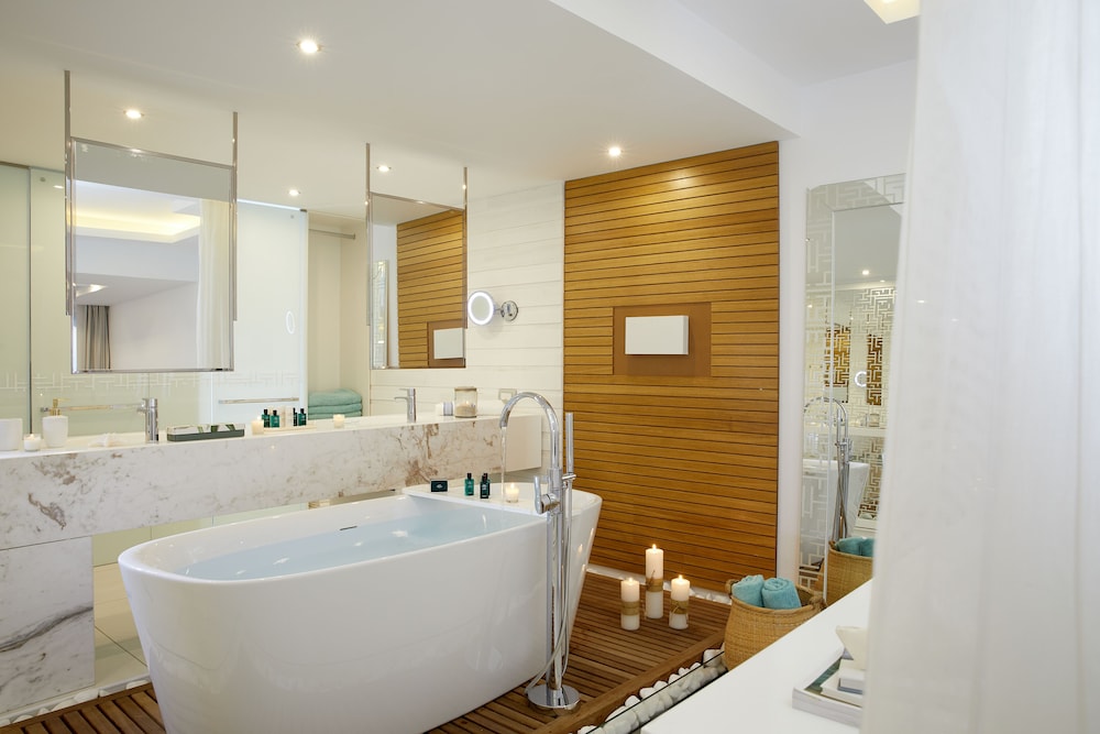 Island Suite with Sea View, Hot Tub and Grand Terrace - Photo 7