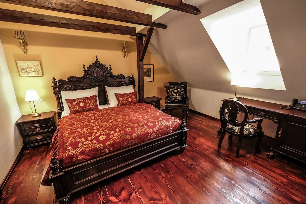 Suite (The Terrace Suite - 110)