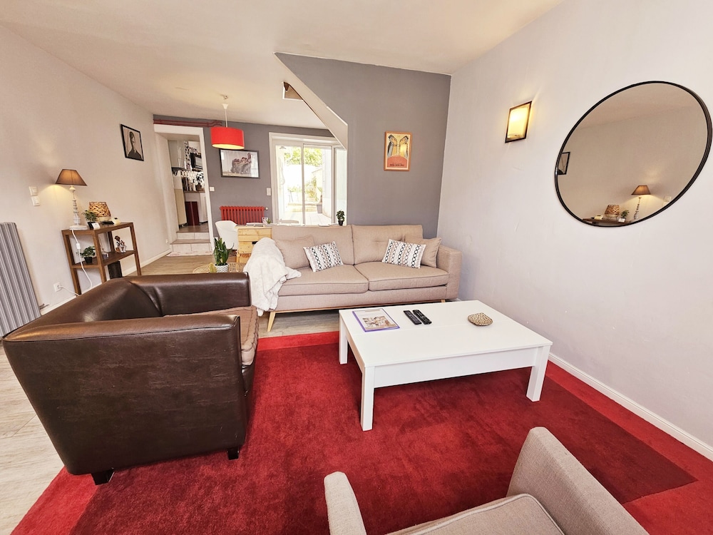 House (Maison Sy Cybard)