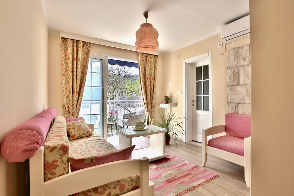 Romantic Double Room - Photo 1