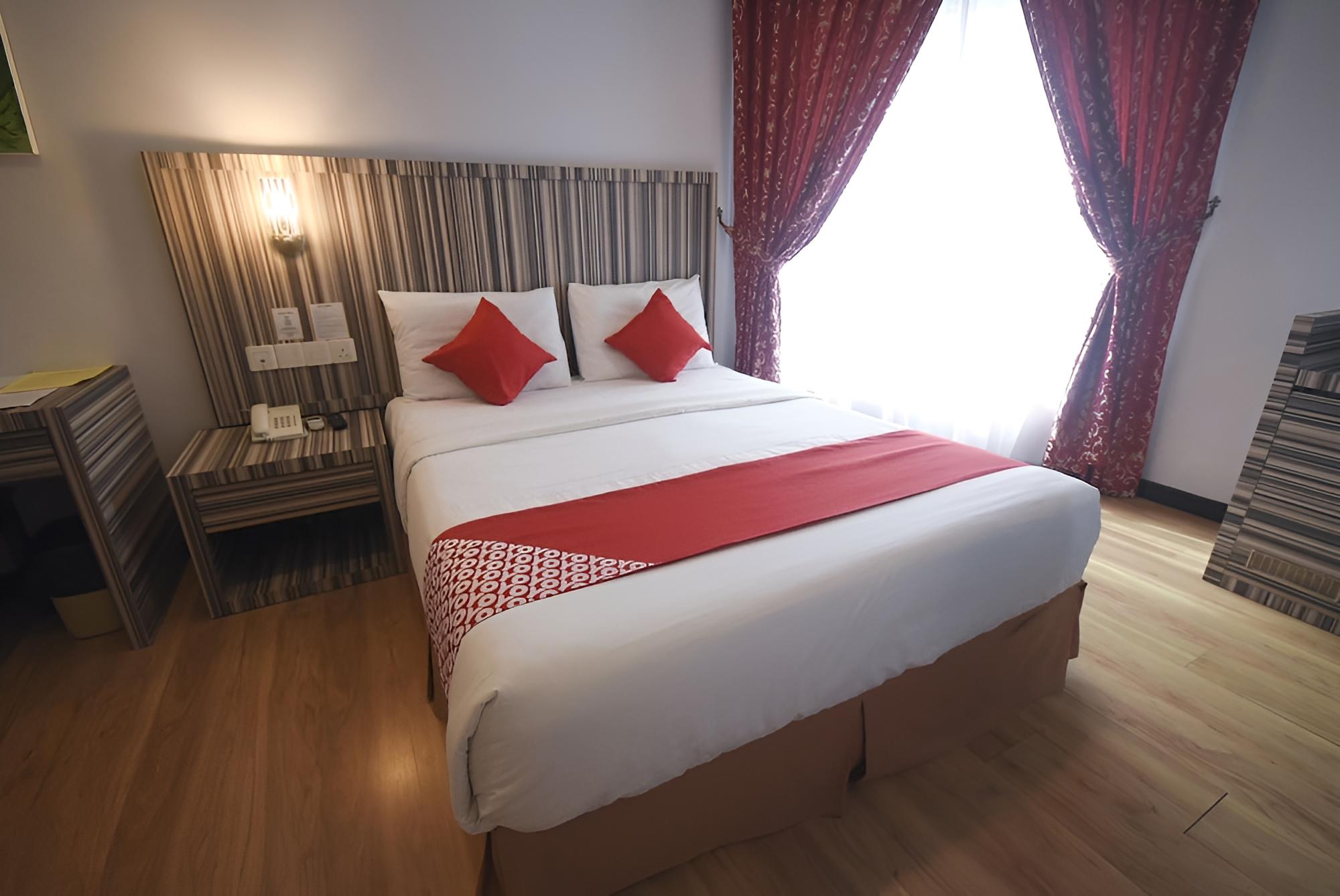 Deluxe Double Room, 1 Queen Bed photo 3
