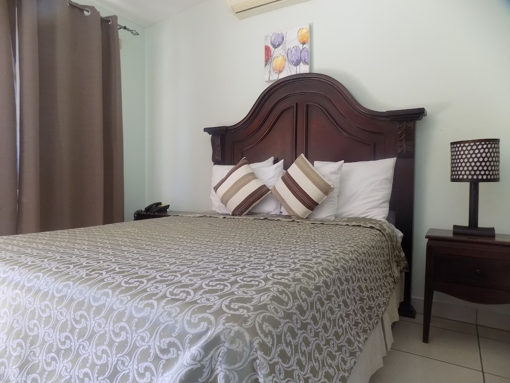 Standard Single Room, 1 Queen Bed photo 2