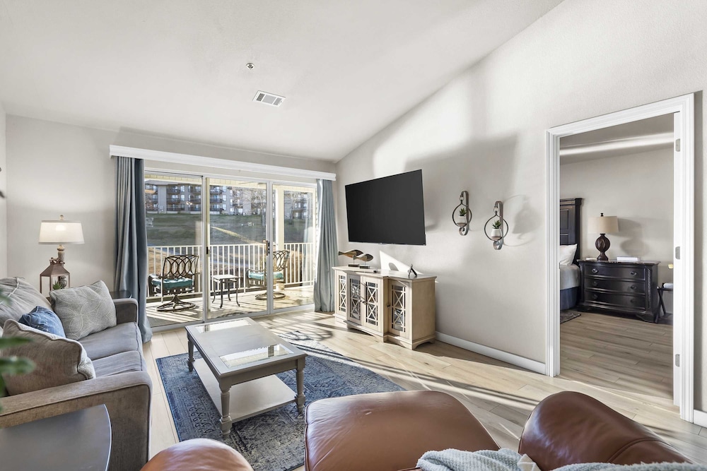 Condo, 1 King Bed with Sofa bed, Balcony, Golf View (Calm Waters Condo)