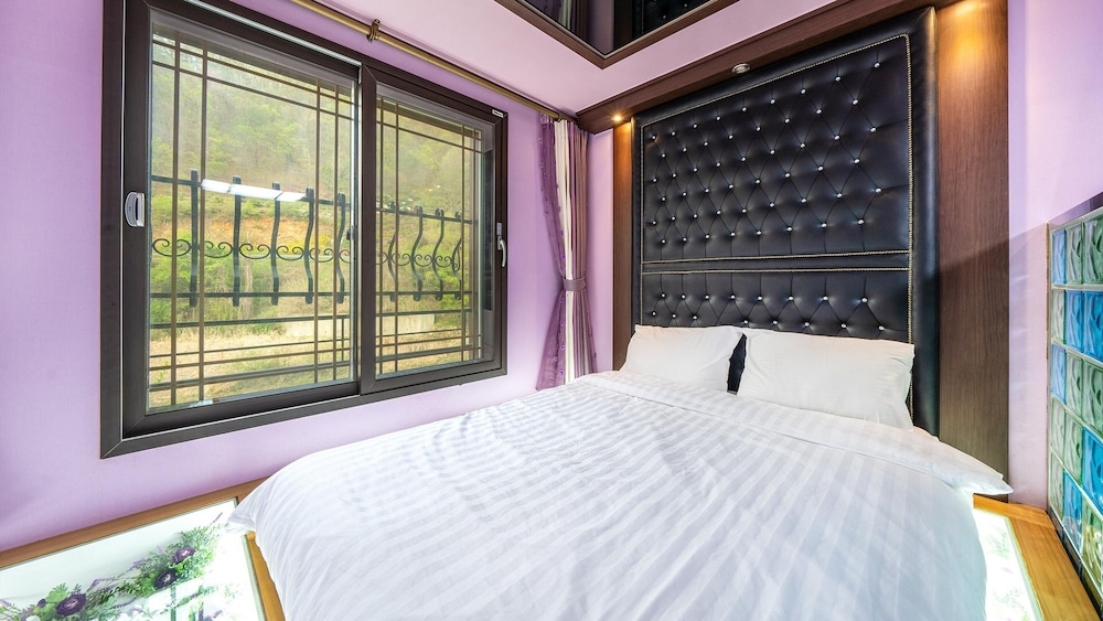Basic Room, 1 Bedroom (Lavender pension) photo 2