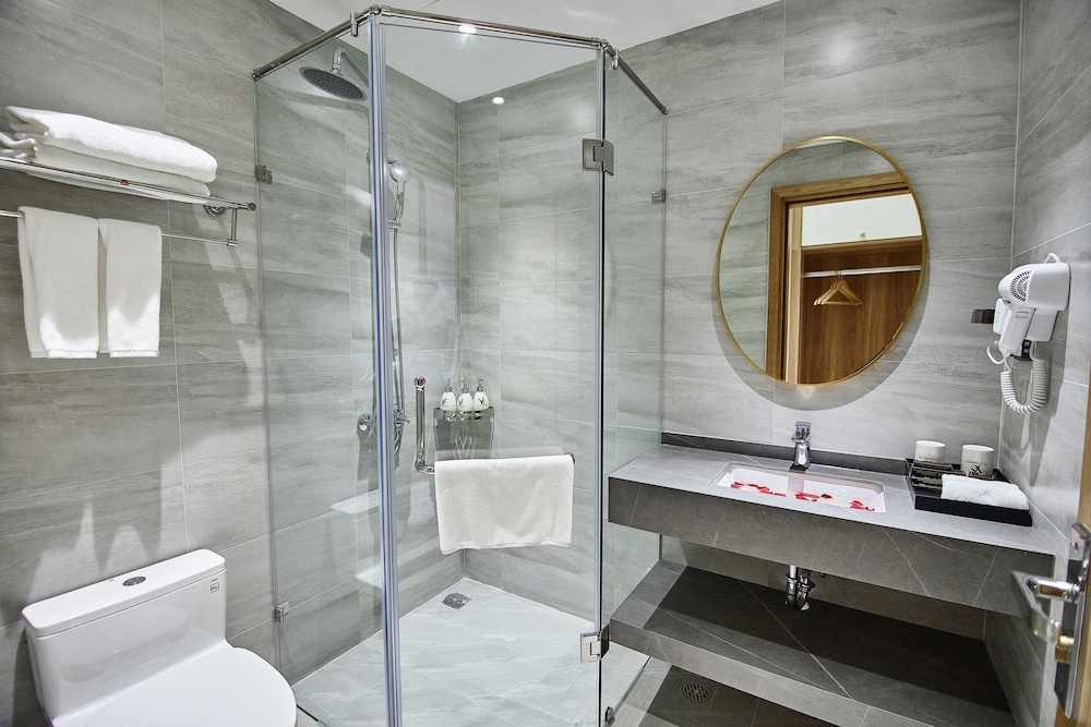 Deluxe Studio Suite - Photo 6