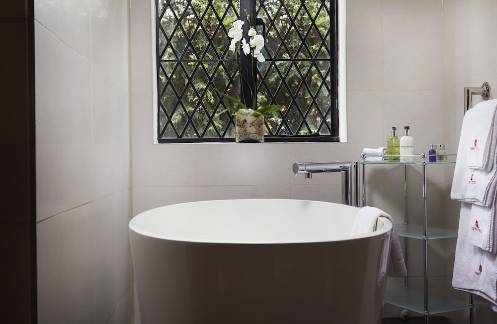Luxury King Room - Photo 21