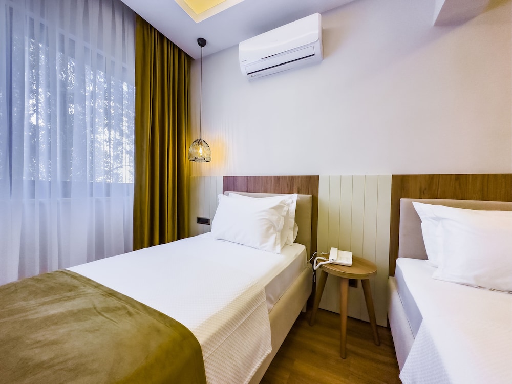 Deluxe Twin Room,Side Sea View - Photo 4
