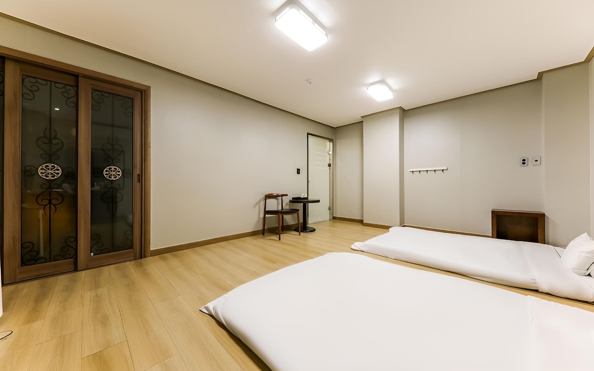 Room (Special Ondol (Free Breakfast Netflix) photo 2