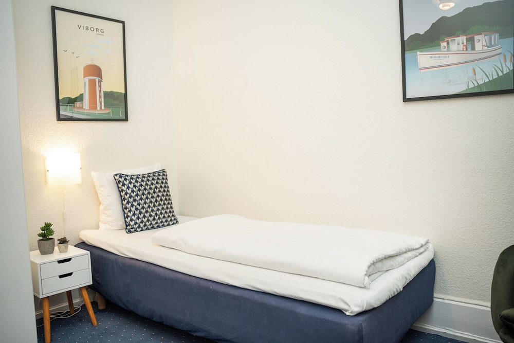 Economy Single Room