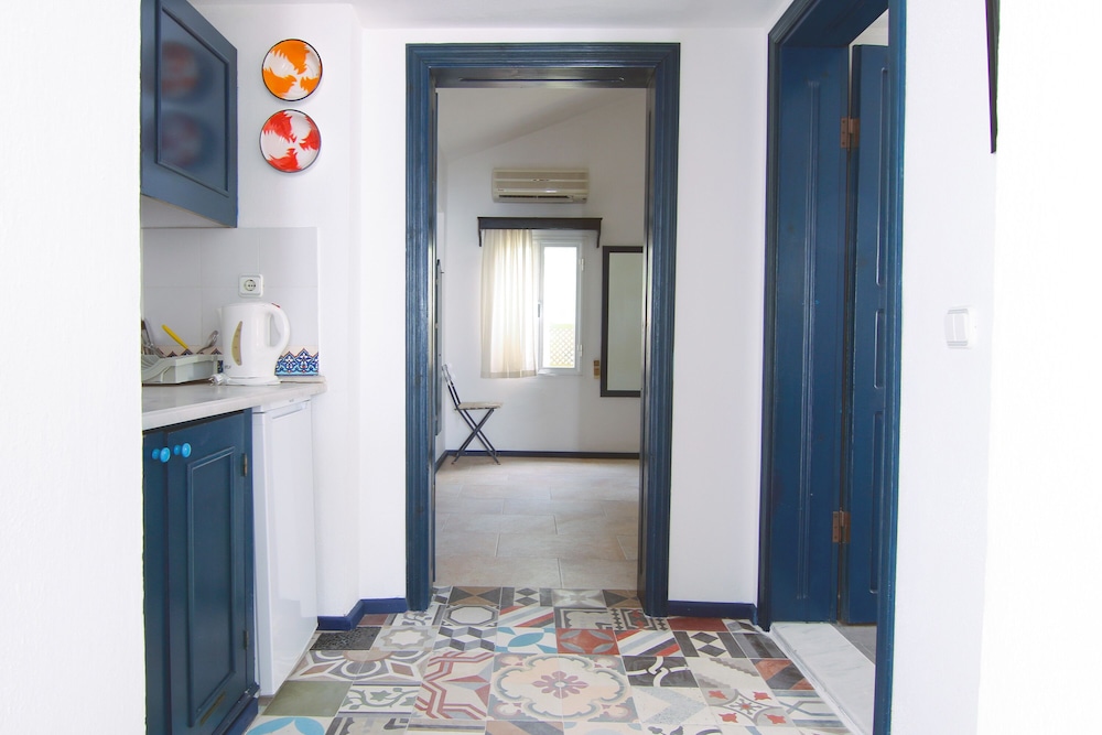 Suite - Photo 9