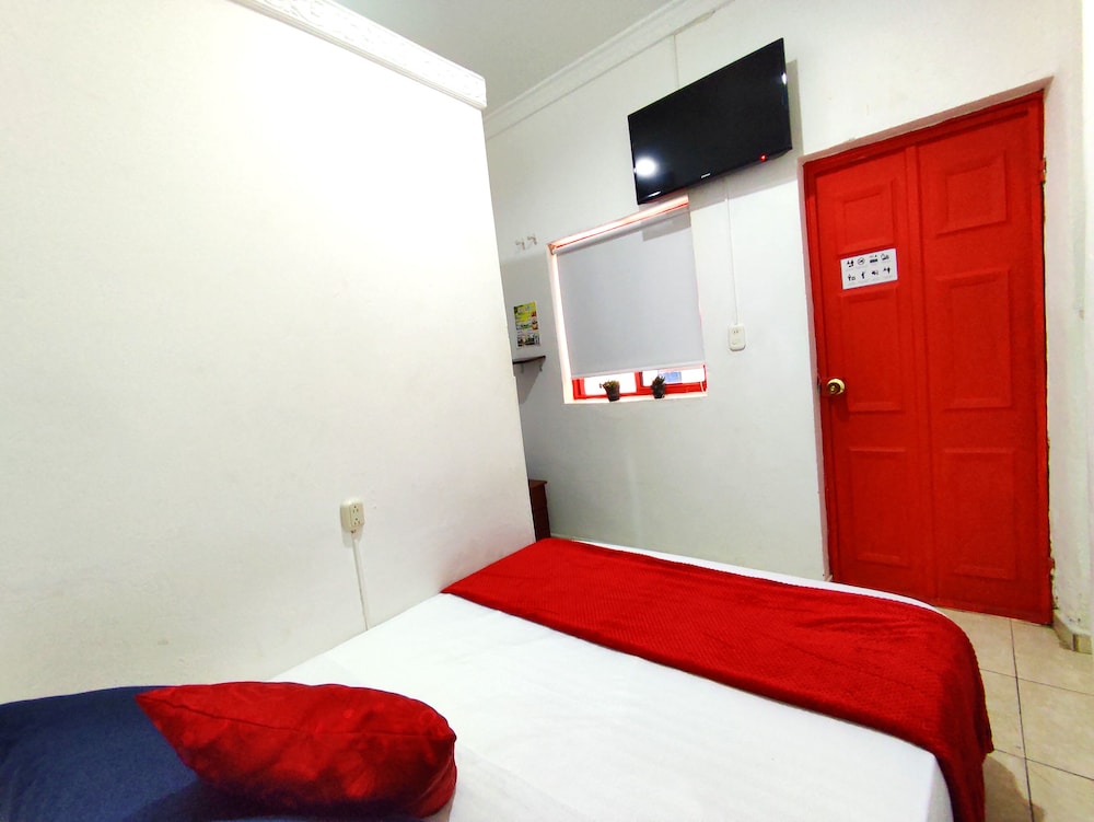 Small Double Room, Private Bathroom photo 3