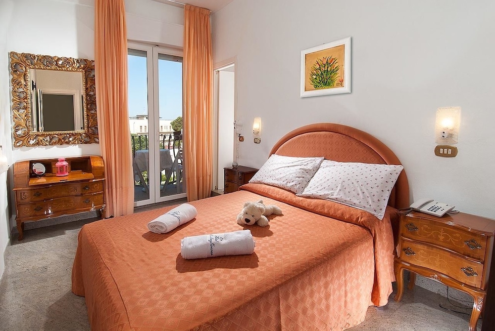 Double or Twin Room, Sea View (+ 1 extra)