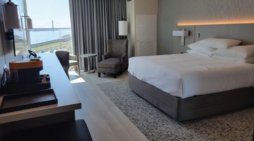 Riverview King Room