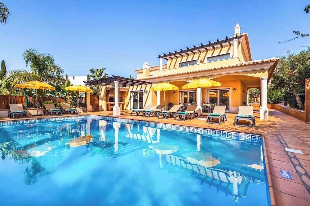 Villa (5 Bedrooms)