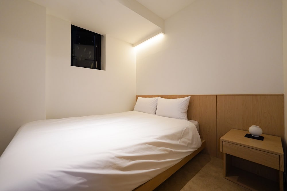 Annex Standard Triple Suite - Photo 5