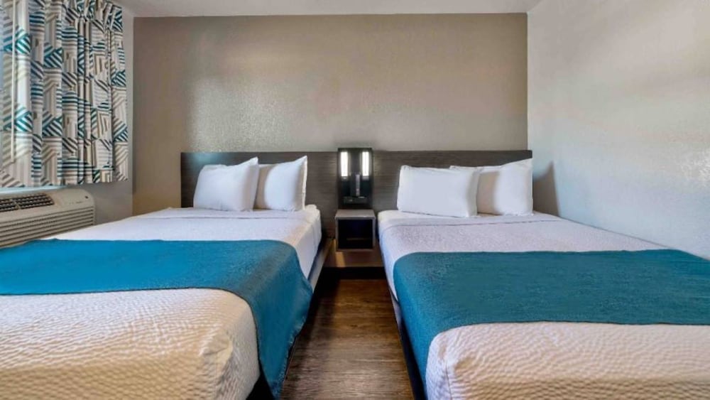 Standard Room, 2 Double Beds, Non Smoking