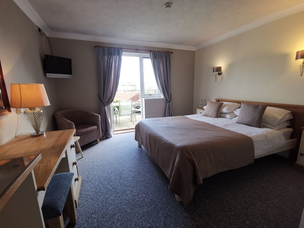 Double Room, Accessible, Ensuite (Disabled Access) - Photo 3