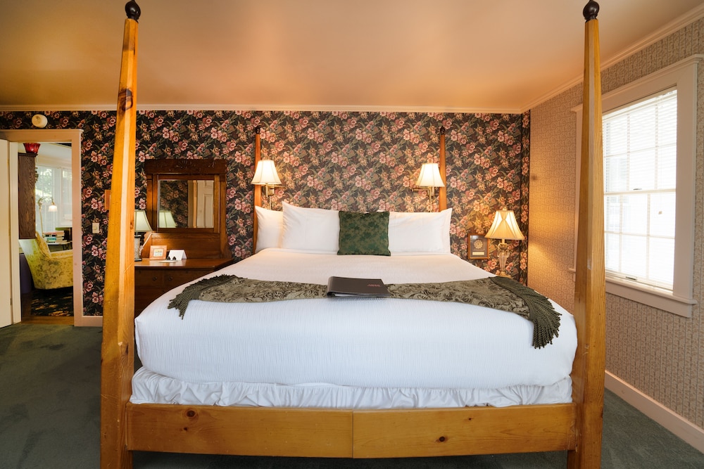 The Lily Room