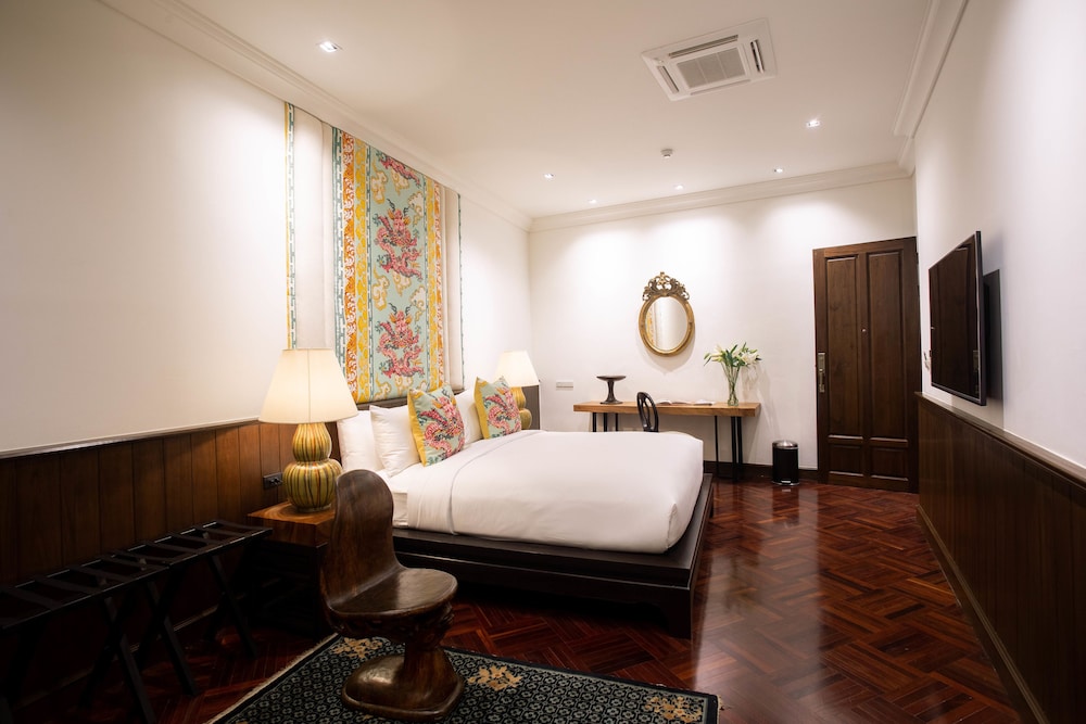 Junior Room, 1 King Bed, Non Smoking photo 2