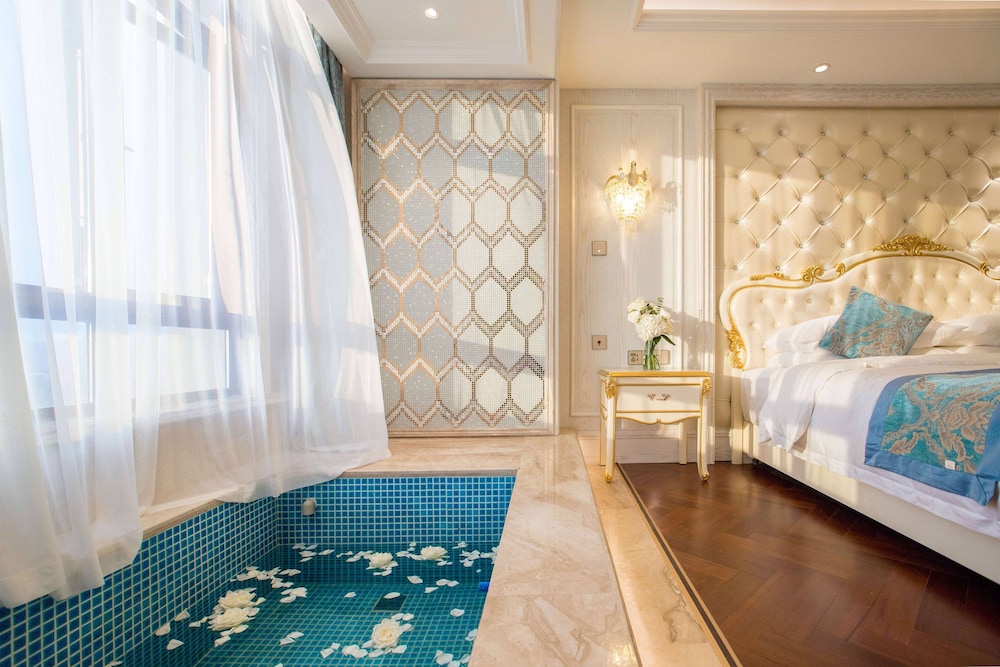 Executive Suite, 1 King Bed, Non Smoking