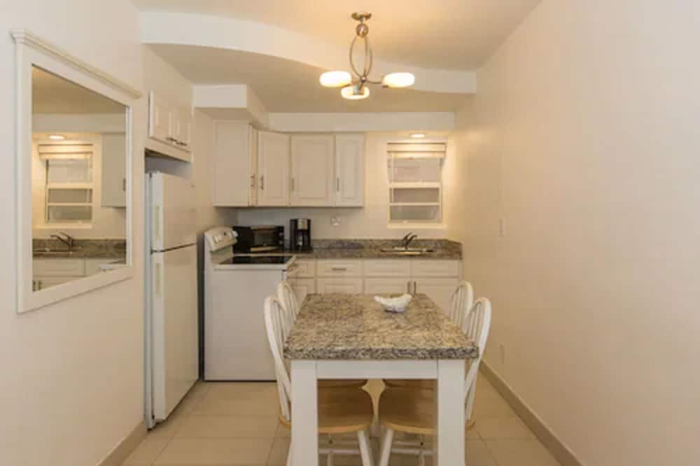 Suite, 1 Bedroom (2 Queens and 2 Doubles) photo 3