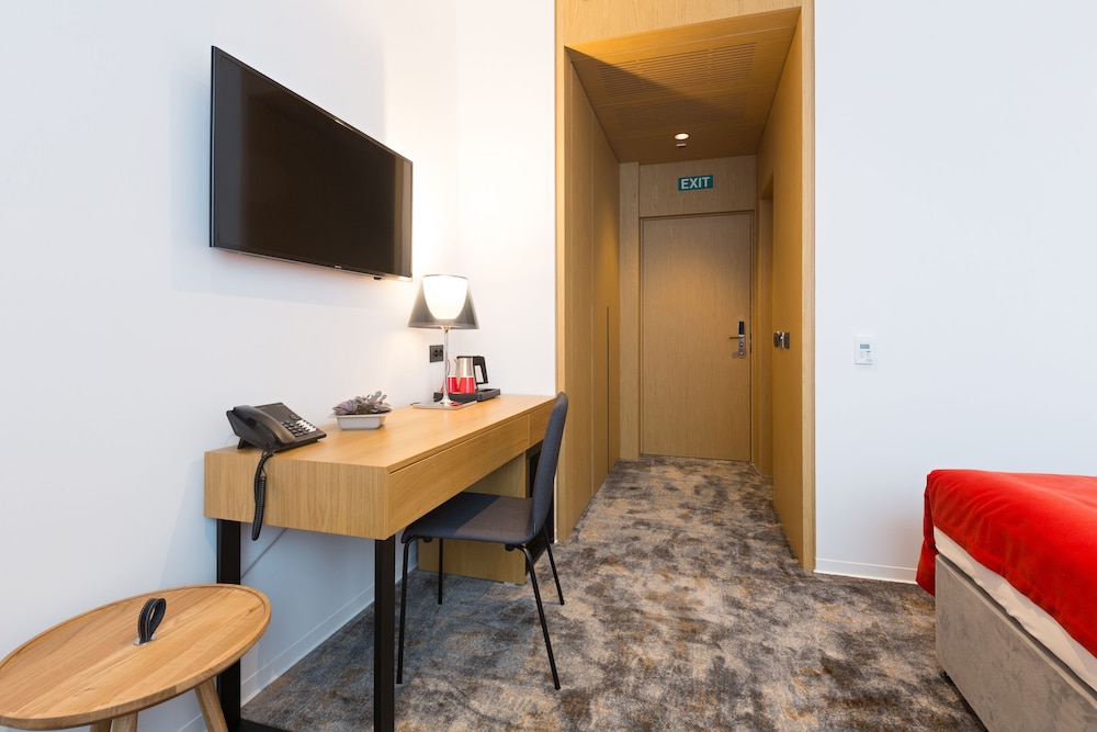 Superior Double or Twin Room, City View - Photo 6