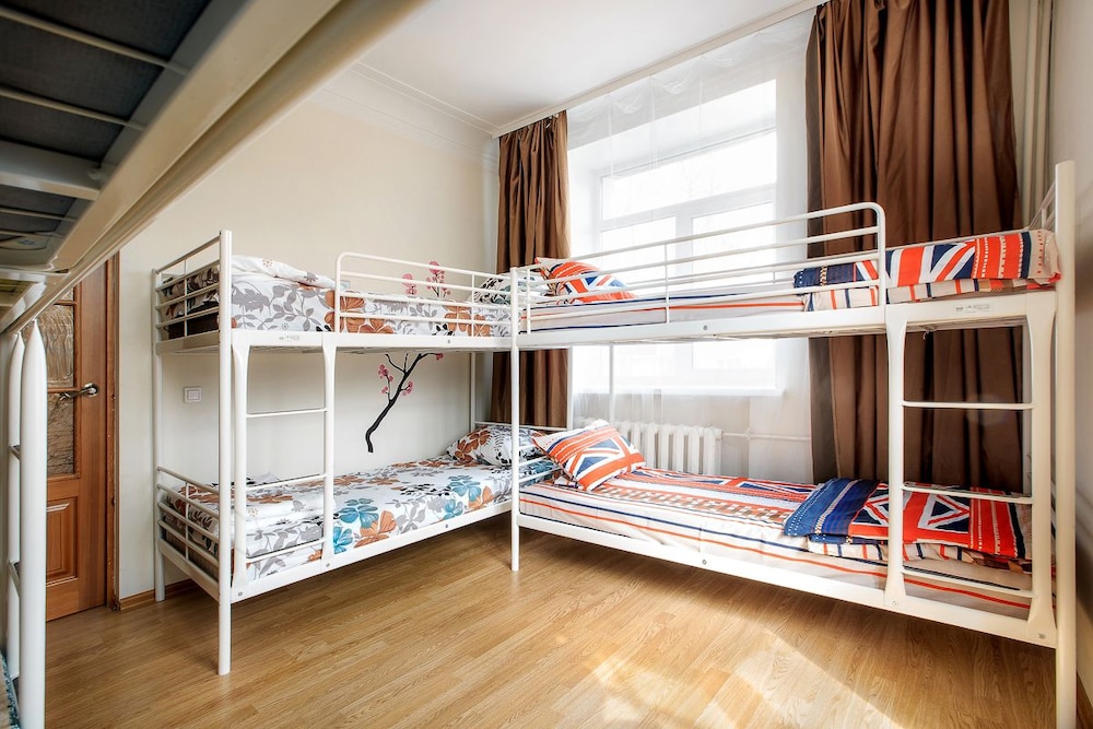 One Bed in 6-Bed Male Dormitory, Balcony photo 1