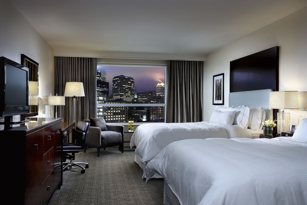 Premium Room, Multiple Beds - Photo 2