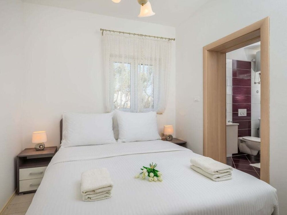 Villa photo 1