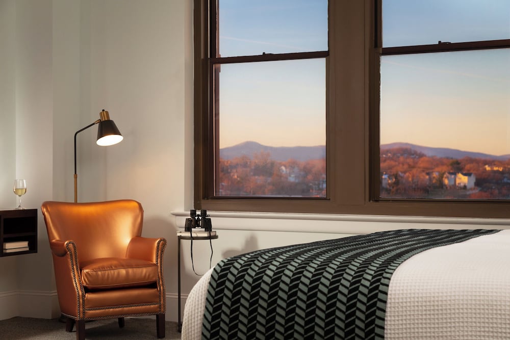 Classic Room, 1 King Bed - Photo 3