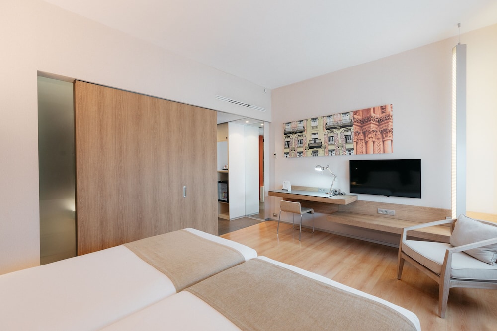 Room (2x2 Family Plan)