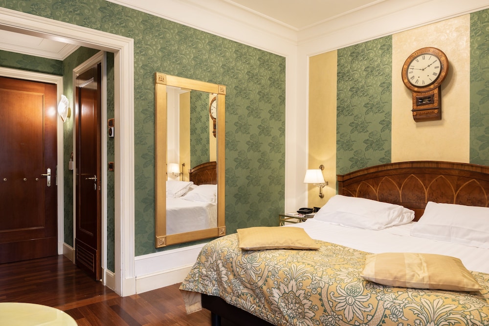 Classic Double or Twin Room - Photo 4