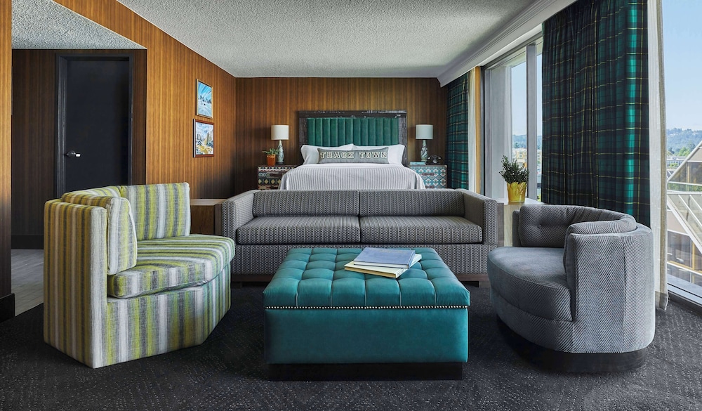 Junior Suite, 1 King Bed, City View (Graduate) photo 1