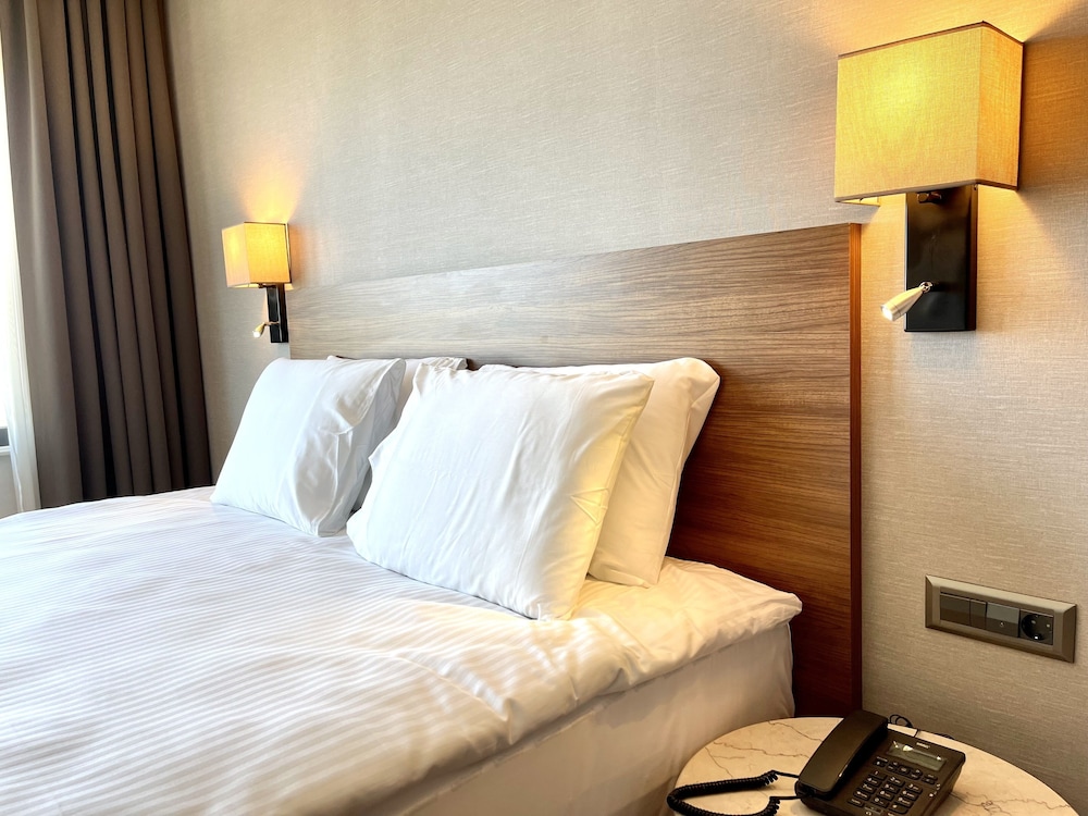Standard Double Room, City View - Photo 2