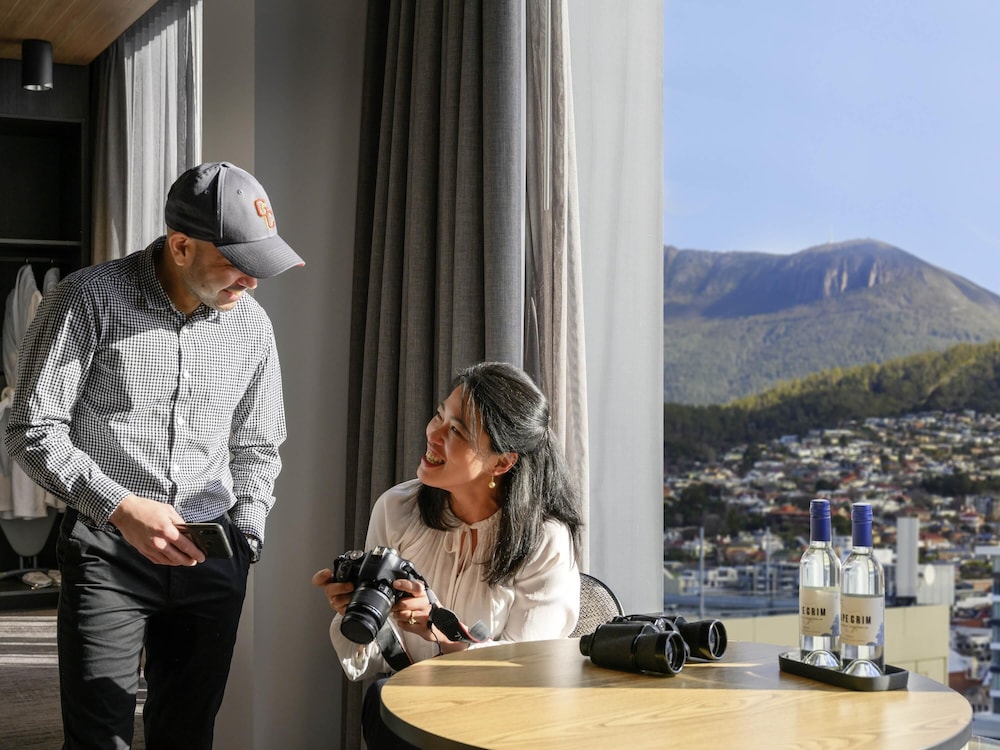 Suite, City View thumbnail 6