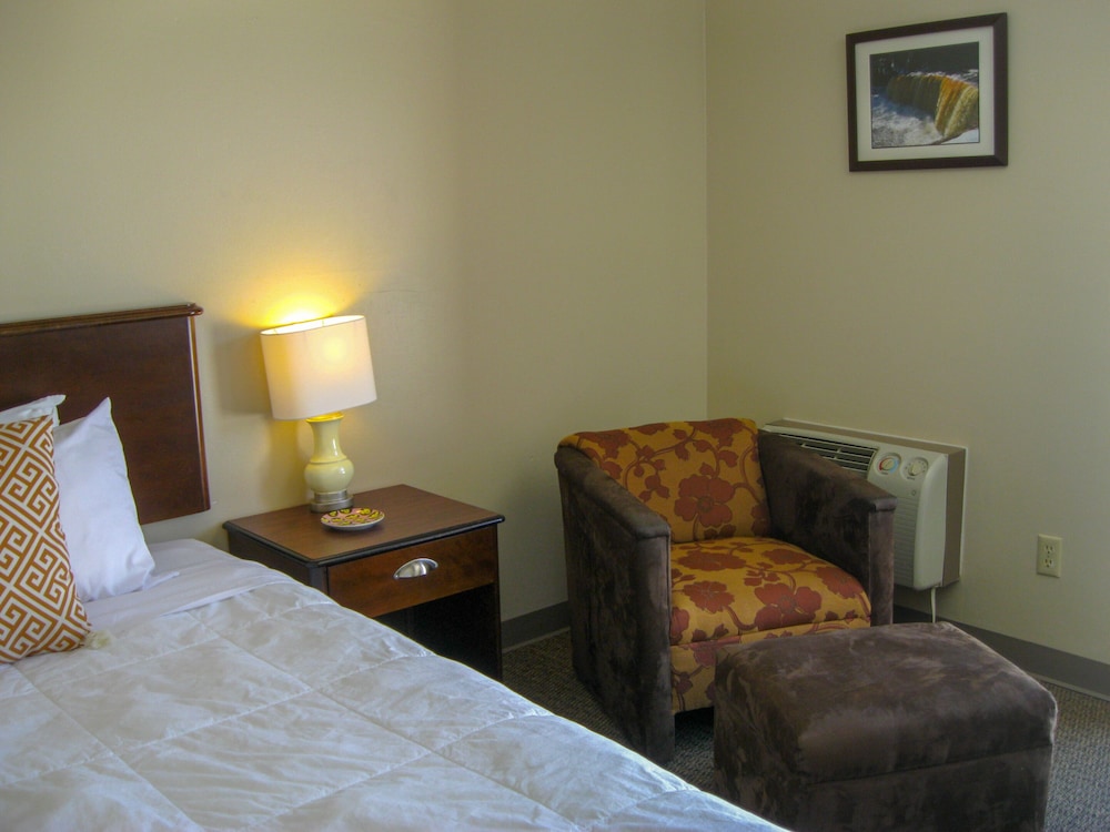 Lodge Double Queen Bed Suite photo 3