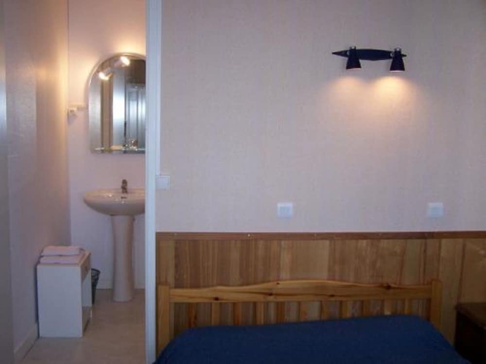 Single Room photo 3