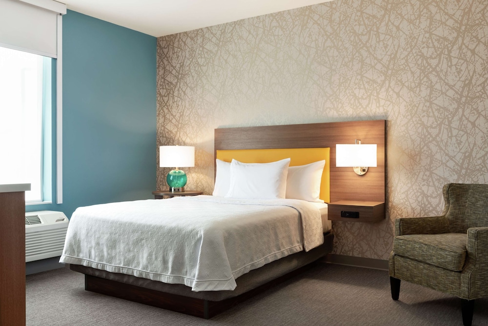 Suite, 1 Queen Bed, Accessible (Hearing) - Photo 1